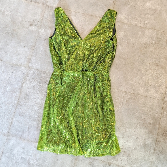 Green sequin V neck dress, 8 - Picture 8 of 8